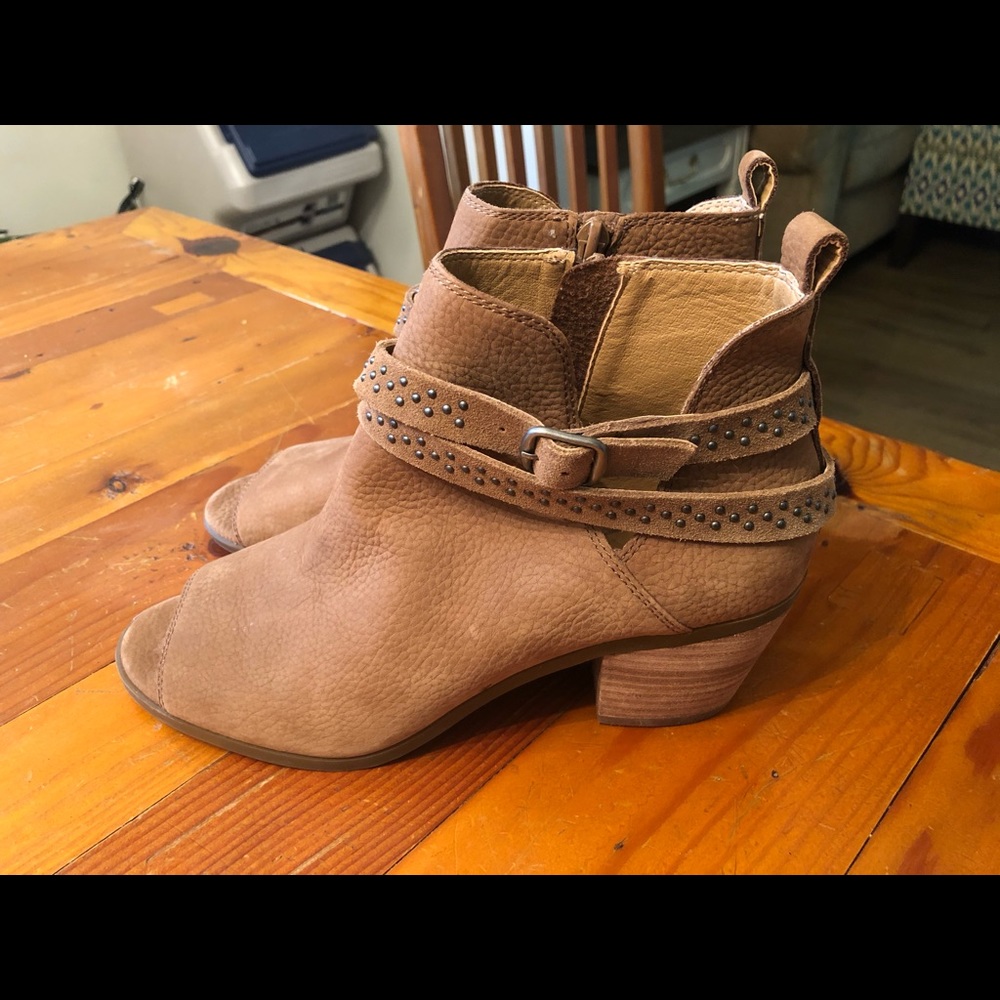 🌼 SALE~ Lucky Brand Booties—WORN ONCE!!🌼